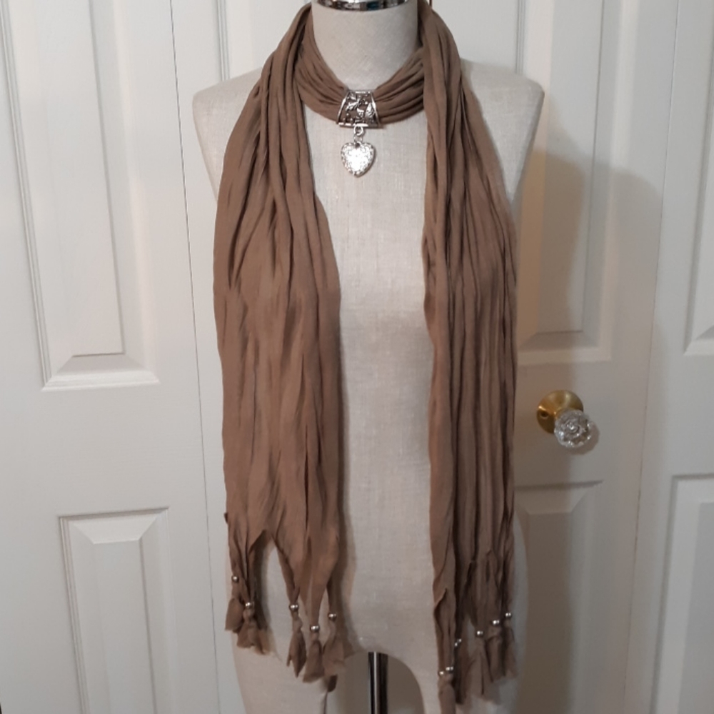Scarfs - Picture 6 of 9
